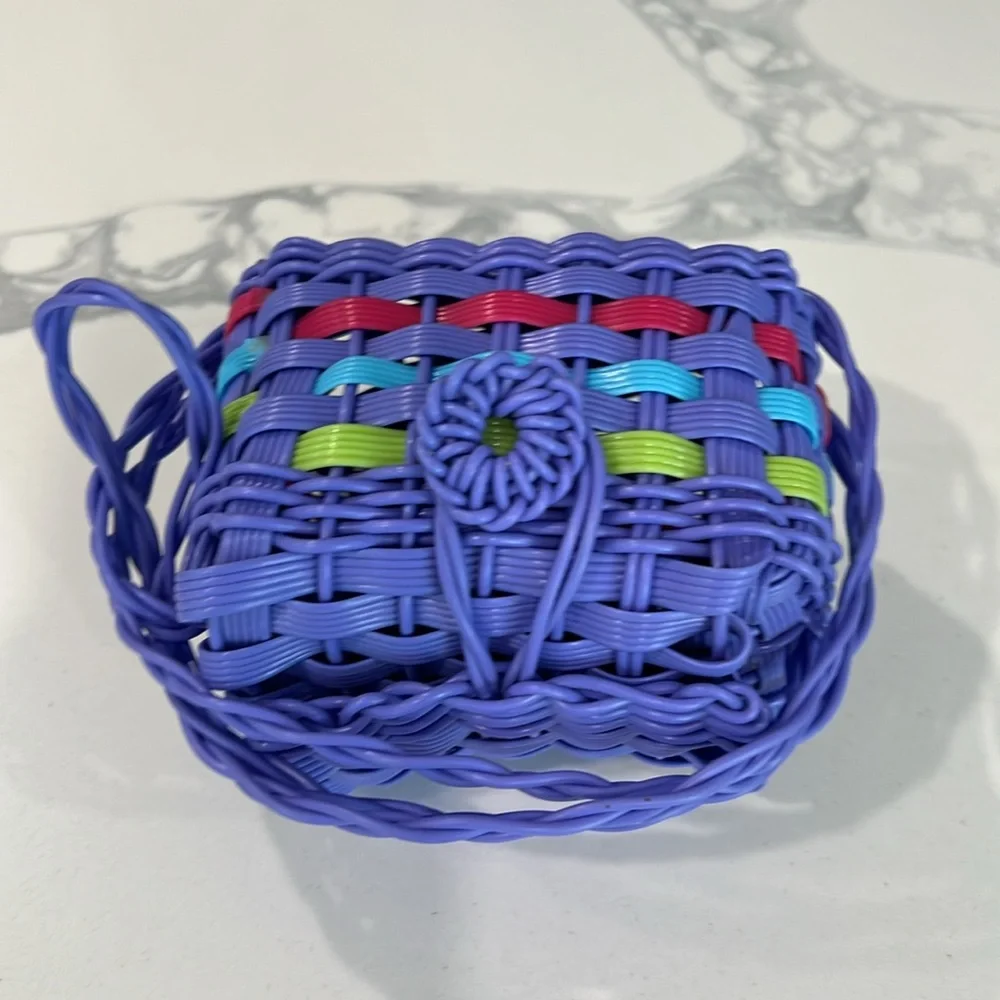 Cute.💜Woven Crossbody Bag.